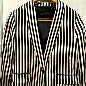 Zara Black and white silk blend long sleeve blazer like new striped jacket